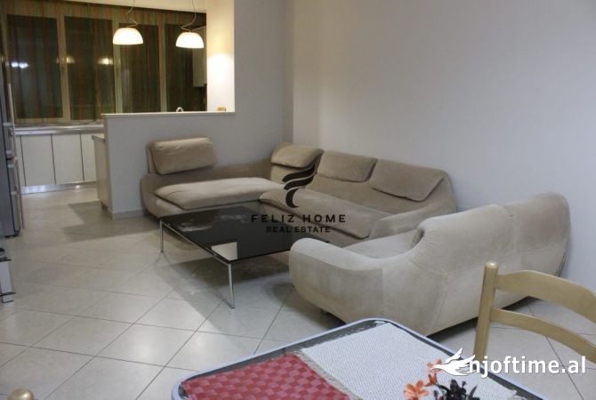 Shtepi me qera 2+1 ne Tirane - 800 Euro