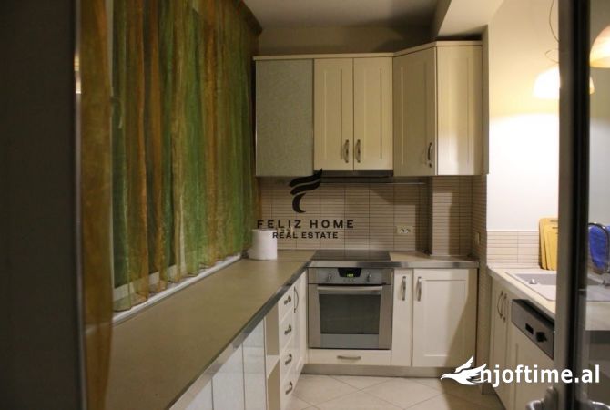 Shtepi me qera Apartament ne Tirane, 2+1, Mobilimi E mobiluar, Pagesa 800  Euro.