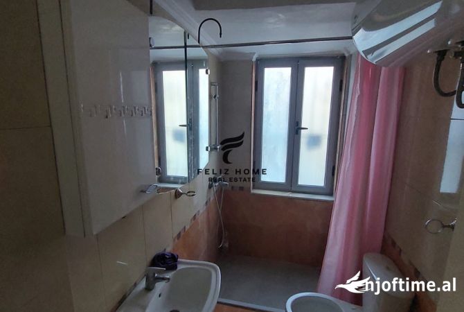 Shtepi ne shitje Apartament ne Tirane, 2+1, Mobilimi E mobiluar, Pagesa 188,000  Euro.