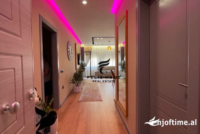 Shtepi ne shitje Apartament ne Tirane, 1+1, Mobilimi E mobiluar, Pagesa 175,000  Euro.