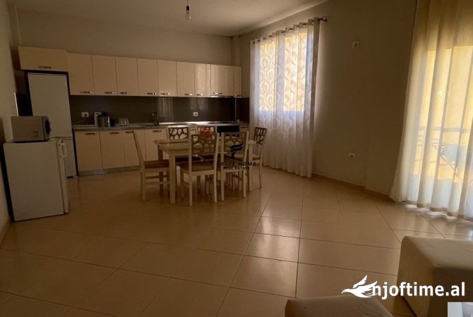 Shtepi me qera 5+1 ne Tirane - 2,500 Euro