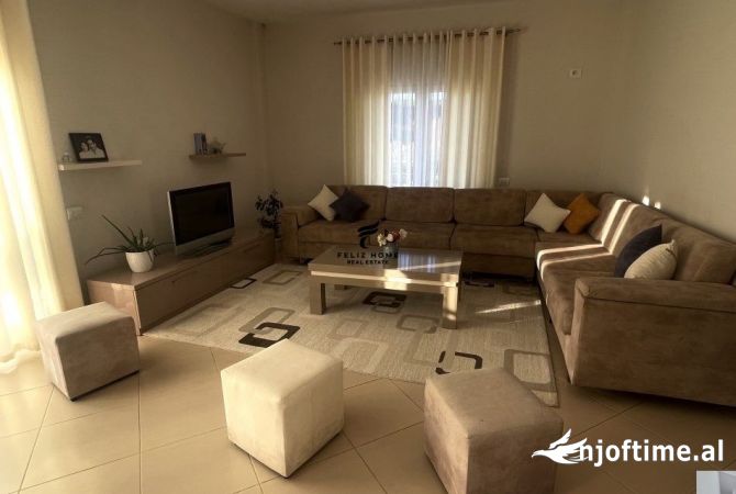 Shtepi me qera 5+1 ne Tirane - 2,500 Euro
