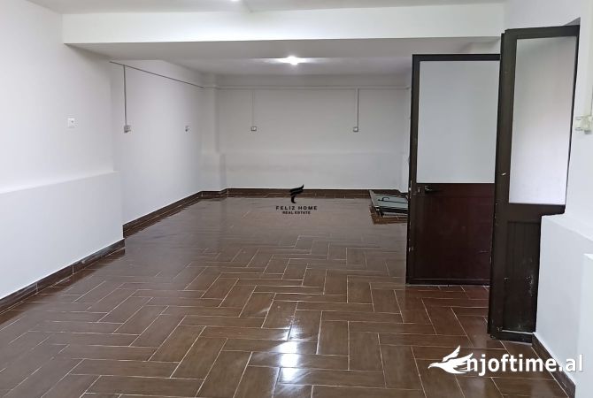 Ambient biznesi ne shitje 4+1 ne Tirane - 120,000 Euro