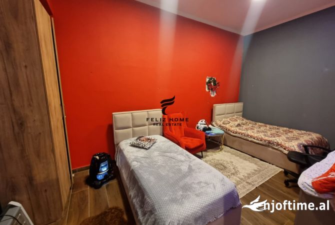 Shtepi ne shitje Shtepi Private ne Tirane, 2+1, Mobilimi E mobiluar, Pagesa 250,000  Euro.