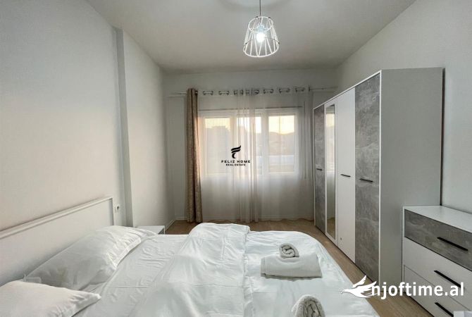 Shtepi me qera 2+1 ne Tirane - 1,300 Euro