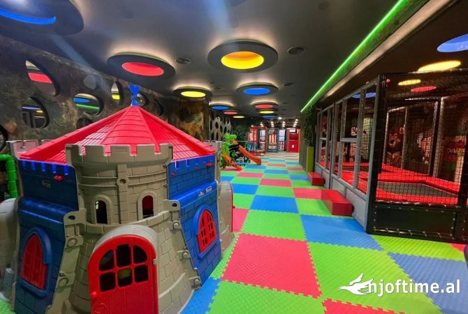 Ambient biznesi ne shitje 1+1 ne Tirane - 1,950,000 Euro