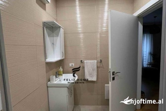 Shtepi me qera Apartament ne Tirane, 2+1, Mobilimi E mobiluar, Pagesa 80,000  Leke.