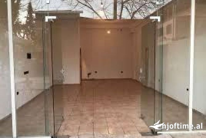 Ambient biznesi me qera 1+1 ne Tirane - 5,000 Euro