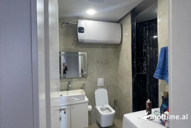 Shtepi me qera Apartament ne Tirane, 2+1, Mobilimi E mobiluar, Pagesa 550  Euro.