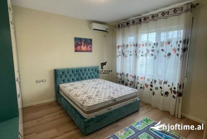 Shtepi me qera Apartament ne Tirane, 3+1, Mobilimi E mobiluar, Pagesa 1,200  Euro.
