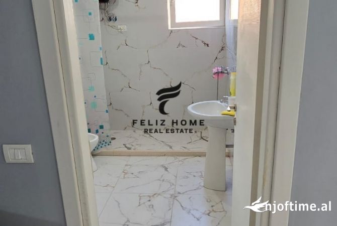 Shtepi ne shitje Apartament ne Tirane, 2+1, Mobilimi E mobiluar, Pagesa 193,000  Euro.