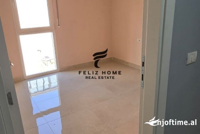 Shtepi ne shitje Apartament ne Tirane, 2+1, Mobilimi E mobiluar, Pagesa 193,000  Euro.