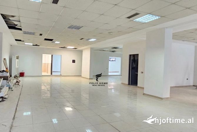 Ambient biznesi me qera 1+1 ne Tirane - 320,000 Leke