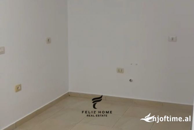 Ambient biznesi me qera 3+1 ne Tirane - 1,000 Euro