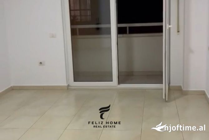 Ambient biznesi me qera 3+1 ne Tirane - 1,000 Euro