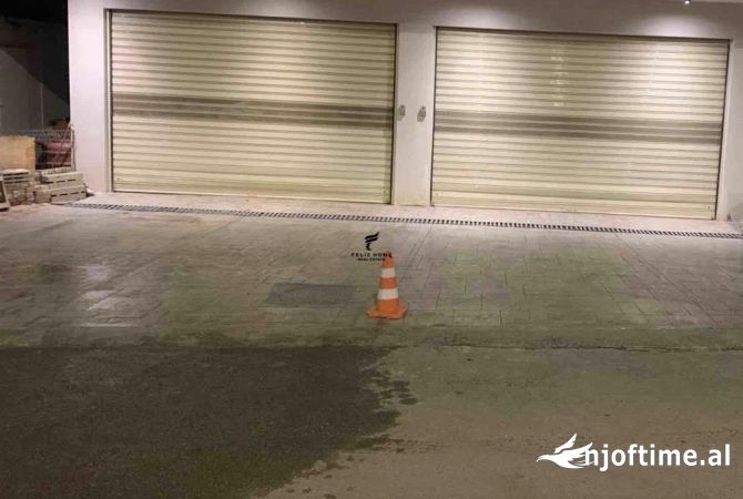 Ambient biznesi me qera 4+1 ne Tirane - 800 Euro