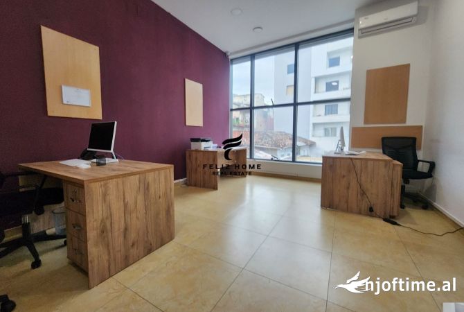 Ambient biznesi me qera 3+1 ne Tirane - 47,000 Leke