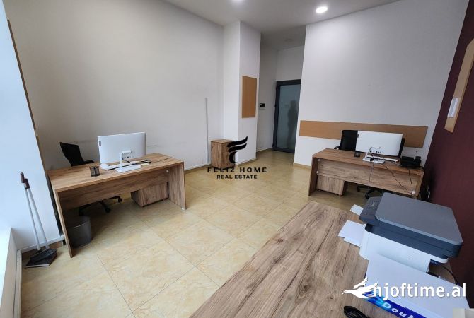 Ambient biznesi me qera 3+1 ne Tirane - 47,000 Leke