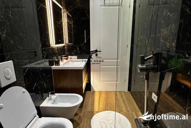 Shtepi ne shitje Apartament ne Tirane, 2+1, Mobilimi E mobiluar, Pagesa 261,000  Euro.