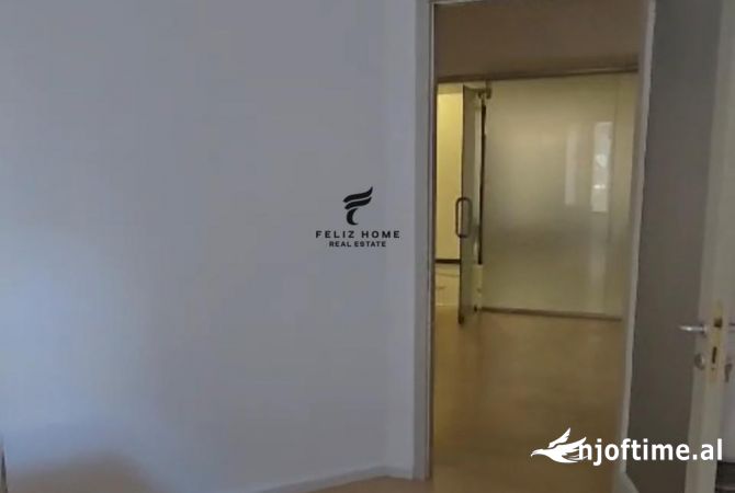 Ambient biznesi me qera 3+1 ne Tirane - 1,400 Euro