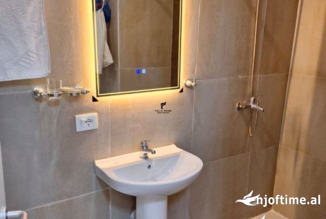 Shtepi me qera Apartament ne Tirane, 2+1, Mobilimi E mobiluar, Pagesa 500  Euro.