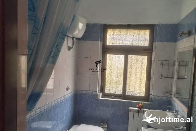 Shtepi me qera Shtepi Private ne Tirane, 3+1, Mobilimi E mobiluar, Pagesa 450  Euro.