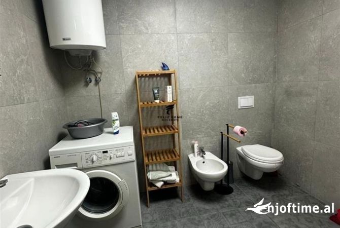 Shtepi me qera Apartament ne Tirane, 2+1, Mobilimi E mobiluar, Pagesa 700  Euro.