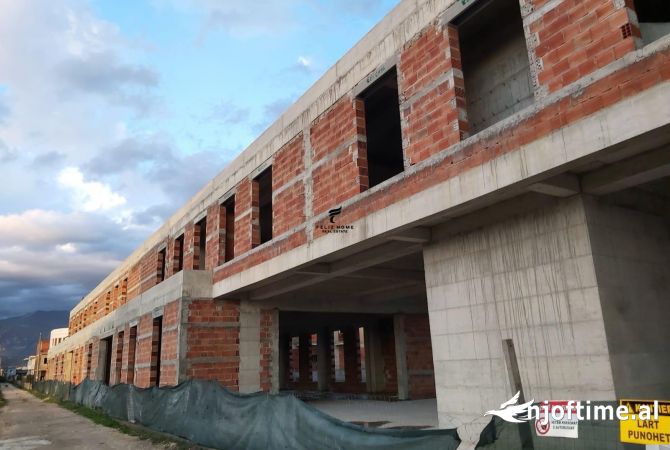 Ambient biznesi me qera 4+1 ne Tirane - 9,000 Euro