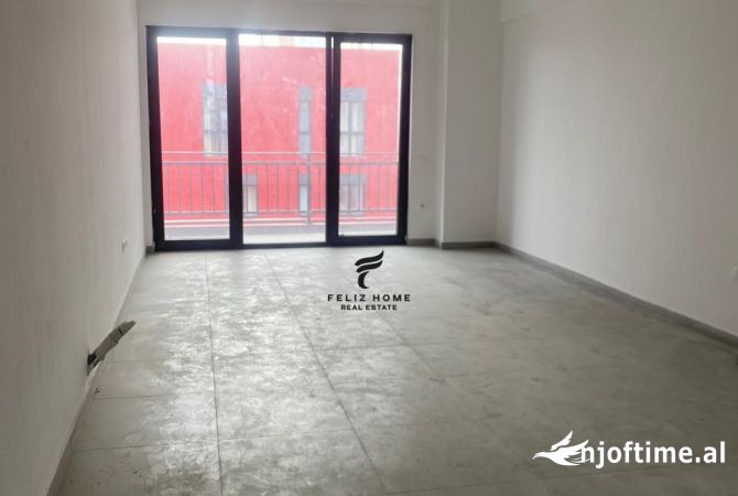 Ambient biznesi me qera 3+1 ne Tirane - 400 Euro