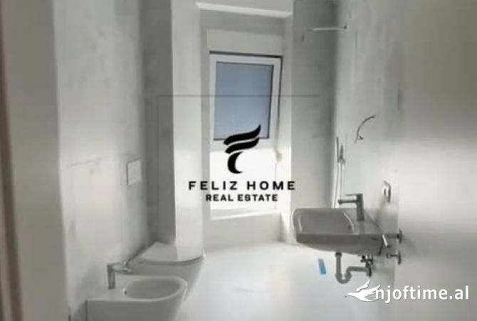 Shtepi ne shitje Apartament ne Tirane, 3+1, Mobilimi Bosh, pa mobiluar, Pagesa 168,000  Euro.