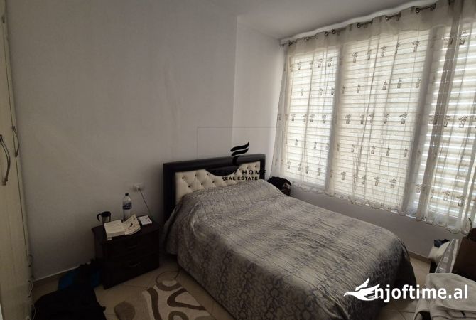 Ambient biznesi me qera 3+1 ne Tirane - 45,000 Leke