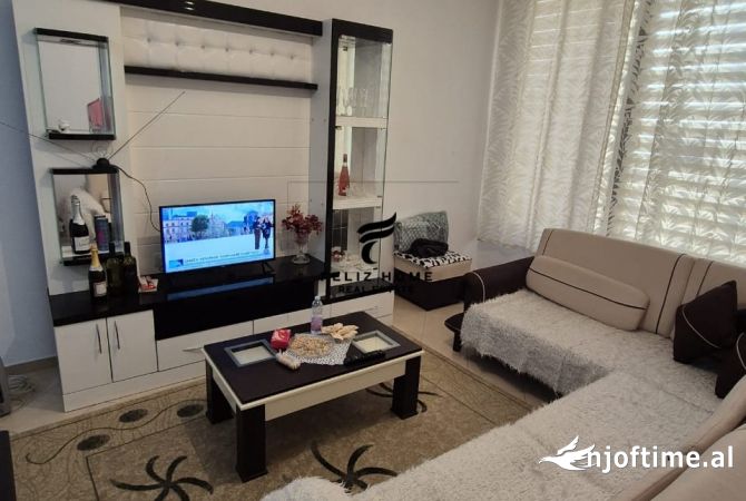 Ambient biznesi me qera 3+1 ne Tirane - 45,000 Leke