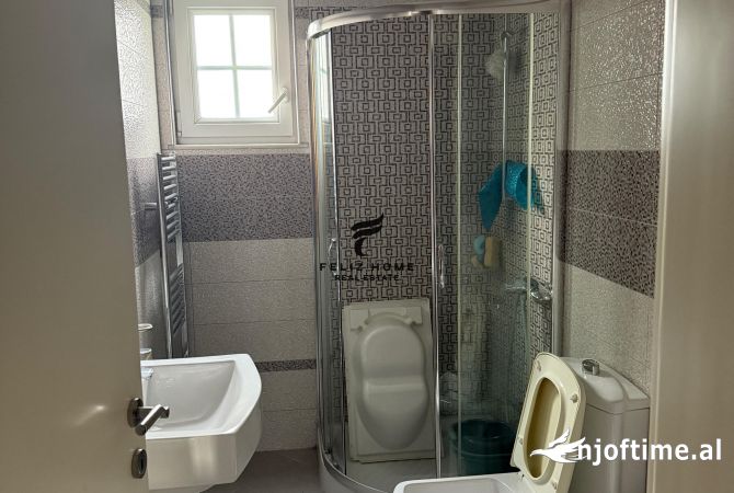 Shtepi me qera Apartament ne Tirane, 3+1, Mobilimi E mobiluar, Pagesa 850  Euro.