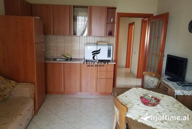 Shtepi me qera Apartament ne Tirane, 2+1, Mobilimi E mobiluar, Pagesa 400  Euro.