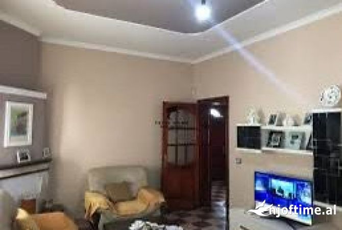 Shtepi me qera 2+1 ne Tirane - 500 Euro