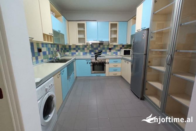 Shtepi me qera 2+1 ne Tirane - 1,300 Euro