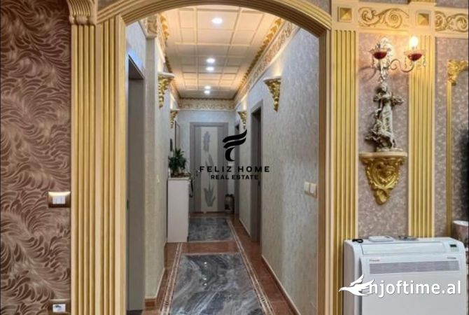 Shtepi ne shitje Apartament ne Tirane, 3+1, Mobilimi E mobiluar, Pagesa 240,000  Euro.