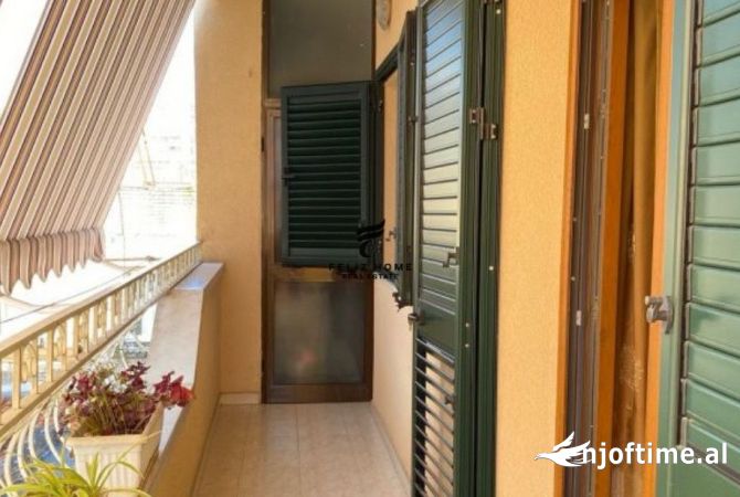 Shtepi ne shitje Apartament ne Tirane, 2+1, Mobilimi E mobiluar, Pagesa 230,000  Euro.