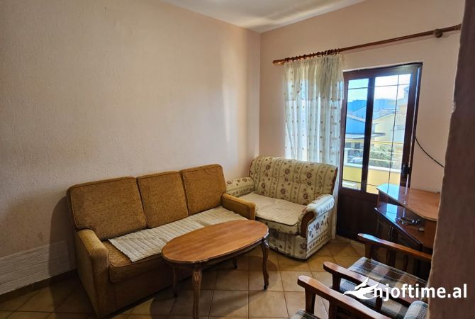 Shtepi me qera 2+1 ne Tirane - 37,000 Leke