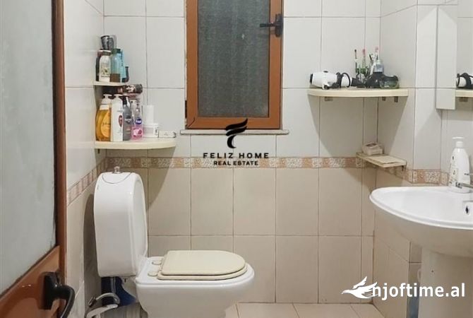 Shtepi ne shitje Apartament ne Tirane, 1+1, Mobilimi E mobiluar, Pagesa 105,000  Euro.