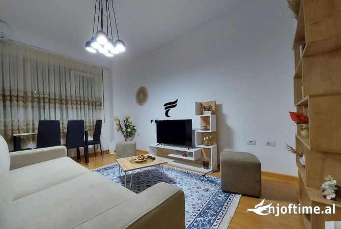 Shtepi me qera 2+1 ne Tirane - 700 Euro