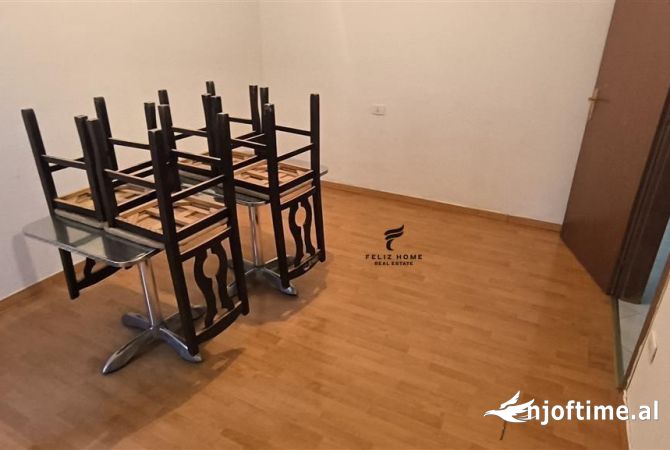 Ambient biznesi me qera 3+1 ne Tirane - 1,200 Euro