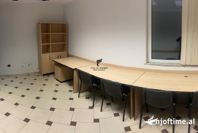 Ambient biznesi me qera 3+1 ne Tirane - 1,300 Euro