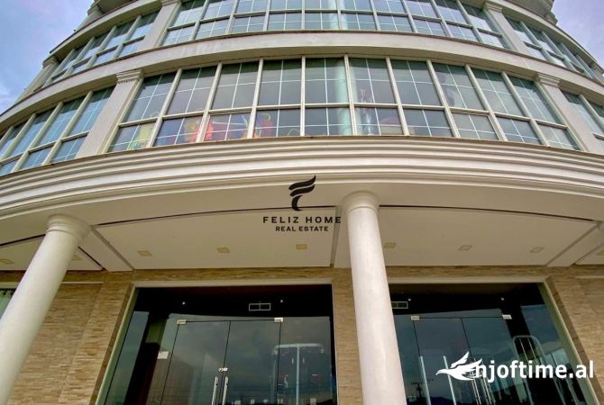 Ambiente Commerciale in Vendita 3+1 a Tirana - 1,340,000 Euro