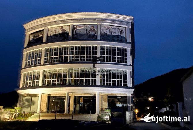 Ambient biznesi me qera 3+1 ne Tirane - 4,500 Euro