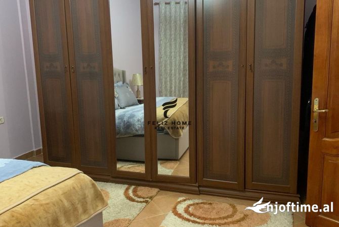 Shtepi me qera Apartament ne Tirane, 3+1, Mobilimi E mobiluar, Pagesa 800  Euro.