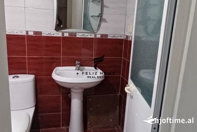 Shtepi me qera Apartament ne Tirane, 3+1, Mobilimi Bosh, pa mobiluar, Pagesa 350  Euro.