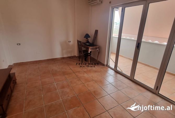 Ambient biznesi me qera 3+1 ne Tirane - 1,800 Euro