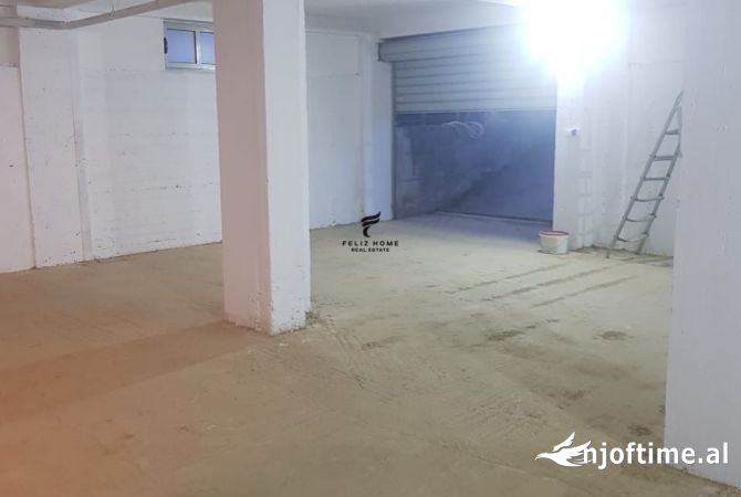 Ambient biznesi me qera 4+1 ne Tirane - 350 Euro