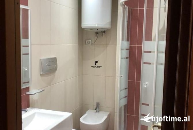 Shtepi me qera Apartament ne Tirane, 3+1, Mobilimi E mobiluar, Pagesa 1,050  Euro.